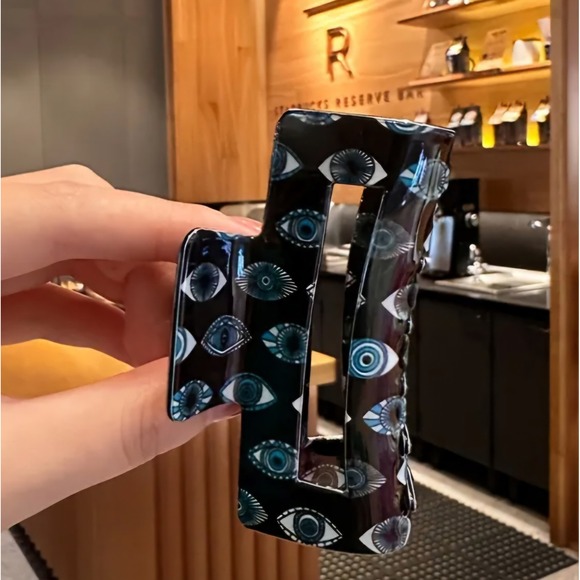 Eye Print Hair Claw Clip Fashion Accessory for Women and Girls - Picture 2 of 2